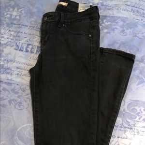 Black Levi’s Jeans